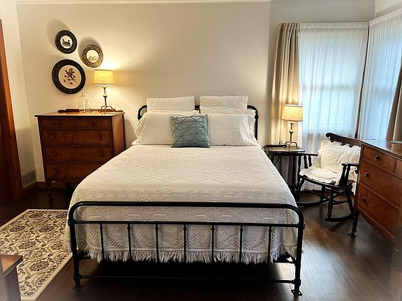 Comfy Queen size bed in Master Bedroom