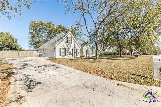 127 Grove Ln — Photo 6