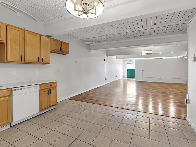 83 Main St #9 — Photo 3