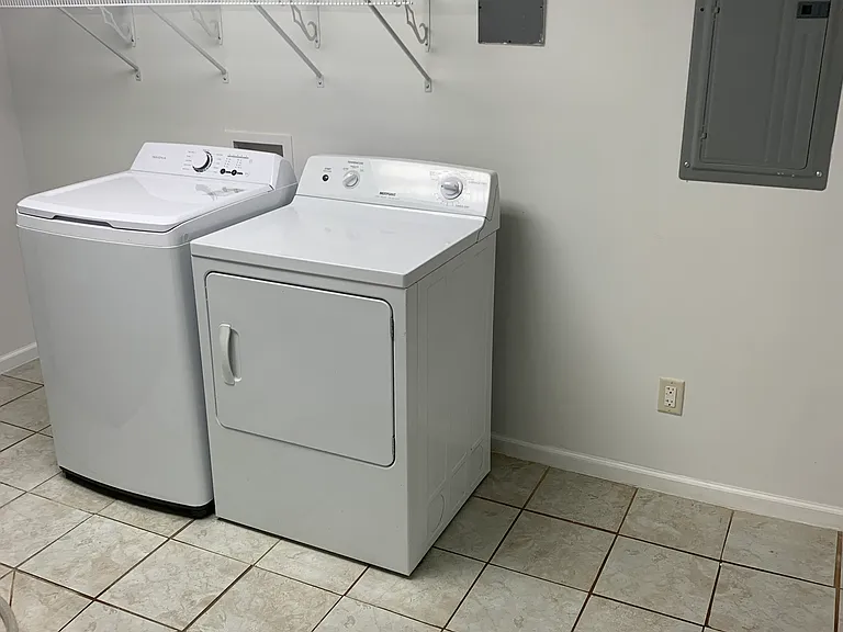 402 Main St #3 — Photo 9