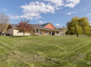 5668 Finley Rd, Fruitland, ID 83619