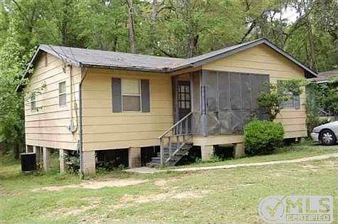 1st image of 2410 Country Club Dr