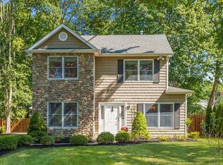 66 Crescent Dr, New Providence, NJ 07974