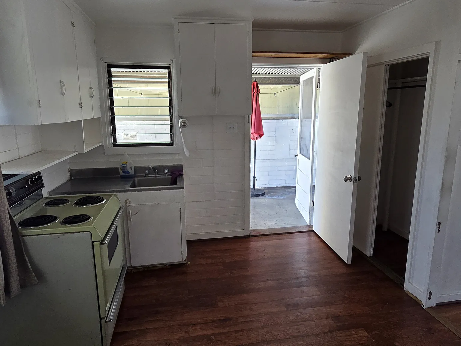 Studio, 310 sqft, $1,300 — Photo 2