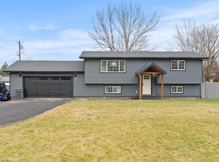 127 N Holiday Ct, Greenacres, WA 99016