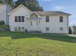 2 Bolton St, Worcester, MA 01604