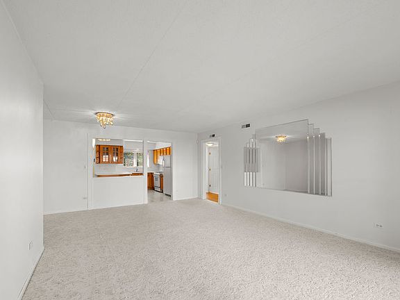 2nd image of 4710 N Elston Ave APT 106C
