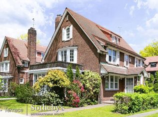 68 Greenway N, Forest Hills, NY 11375
