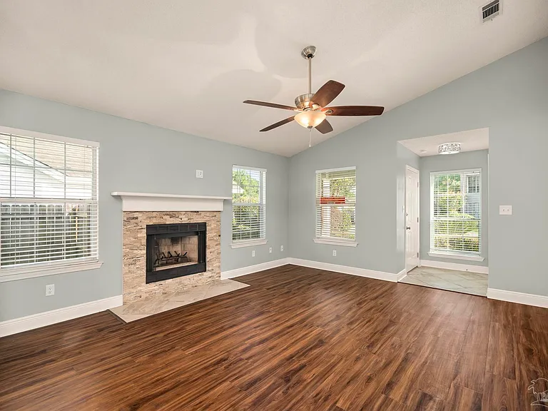 3510 Silvertree Ln — Photo 43