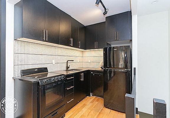 4th image of 1662 Woodbine St #1A