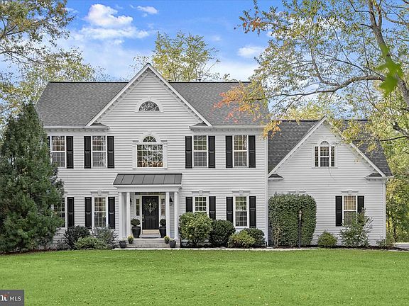 2nd image of 37009 Philomont Rd