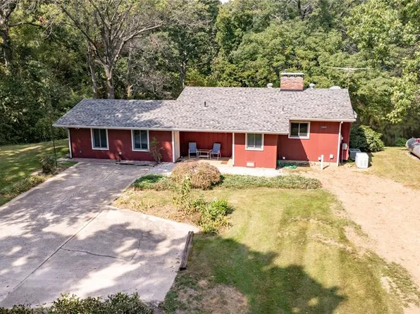 13390 Staunton Bunker Hill Rd, Bunker Hill, IL 62014