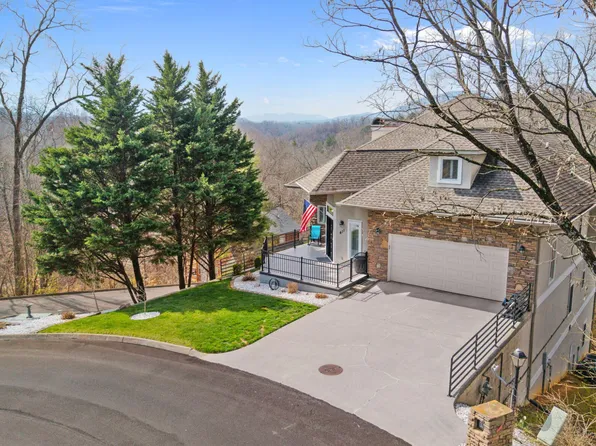 411 Maggie Mack Ln, Sevierville, TN 37862