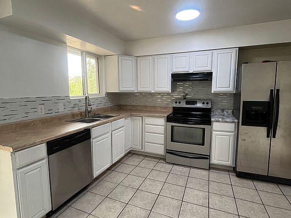 4th image of 4502 S Woodgrove Dr