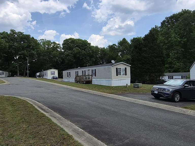 Annas Ln — Photo 2