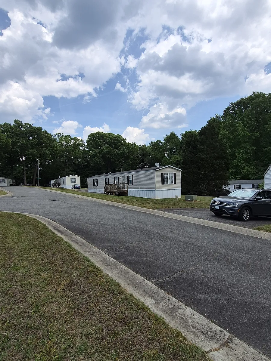 Building Photo - Annas Ln