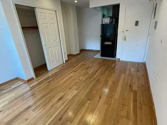 2nd image of 9 Eldridge St APT 6