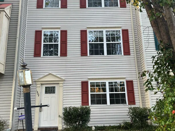 1507 Meadow Dr, Fredericksburg, VA 22405