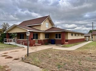 1211 S Elm St, Coffeyville, KS 67337