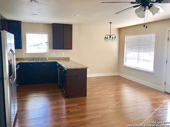 5th image of 648 Summerwood Dr