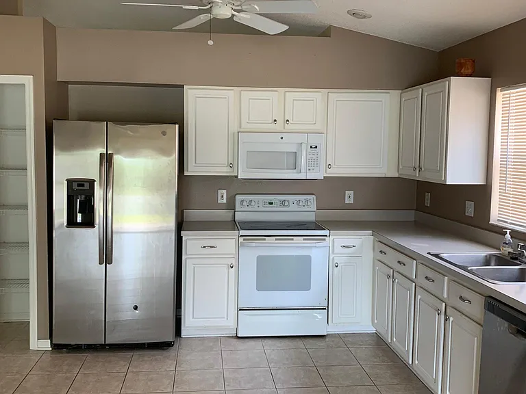 4814 Sabal Harbour Dr — Photo 2