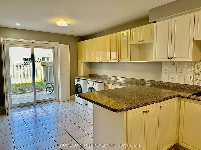 29 Sophia Rd #MAIN FL — Photo 7