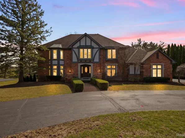 415 W Hickory Grove Rd, Bloomfield Hills, MI 48302