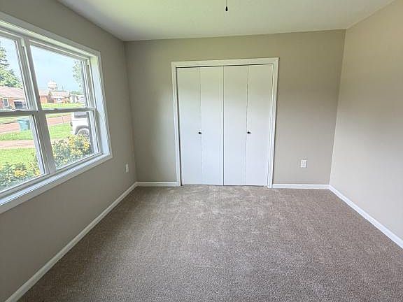 3rd image of 954 Boulder Cv