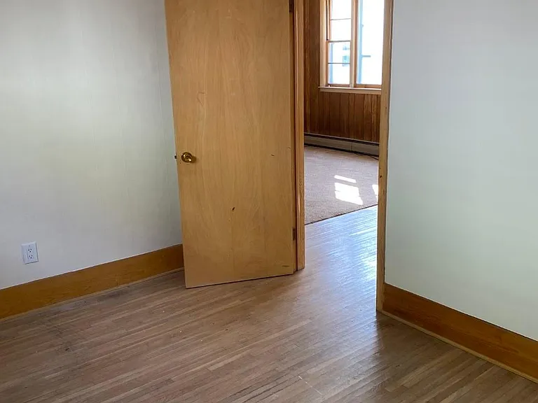 413 Willett St — Photo 9
