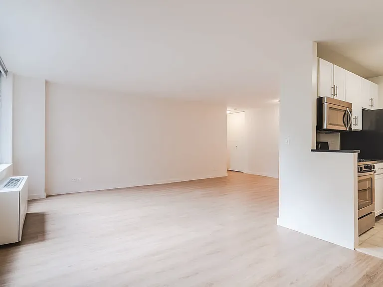 750 Columbus Ave #2F — Photo 19