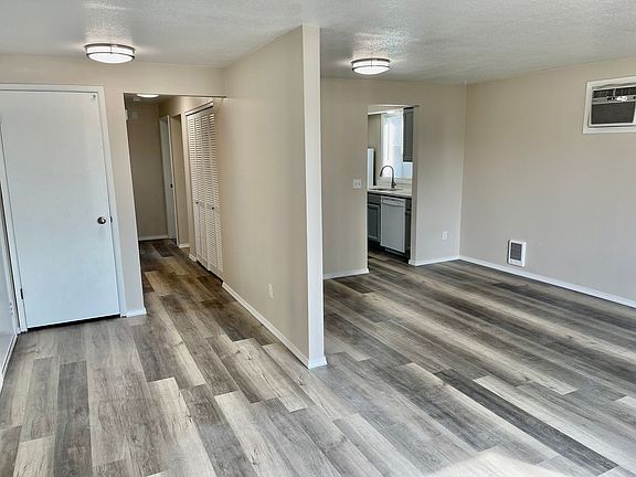3rd image of 225 E Westview Ave APT 2