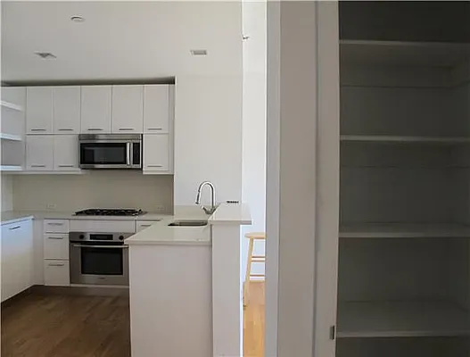 Rented by 212 Consulting Corp | media 44