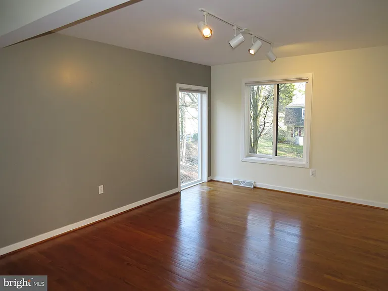 30 Kings Grant Rd — Photo 5