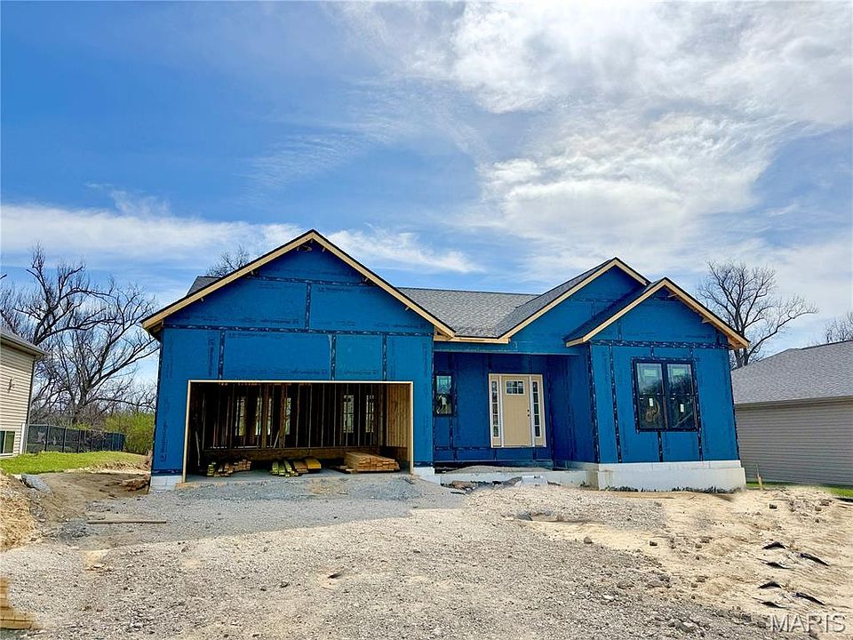 1st image of 960 Half Moon Ln