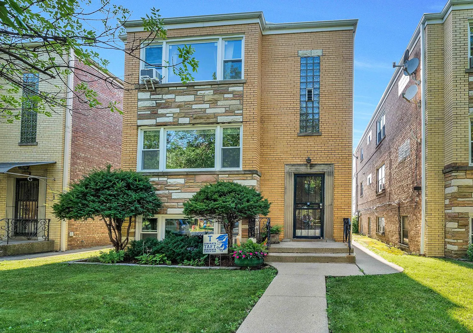 2 bed, 1183 sqft, $2,350 — Photo 1