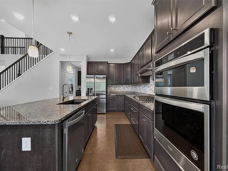 4160 Walcott Dr — Photo 9