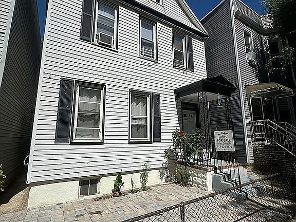 2nd image of 4142 52nd St