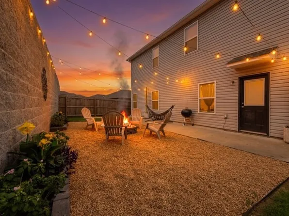 541 Woodcreek Loop, Lowell, AR 72745