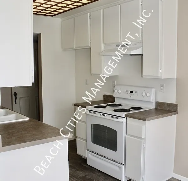 1723 Cedar Ave #211 — Photo 4