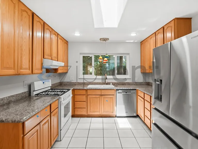 1426 Brookglen Dr — Photo 11