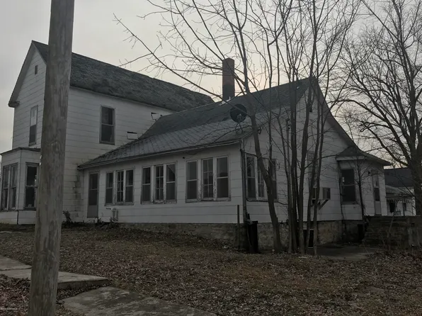 5216 McDavitt St, Russellville, MO 65074