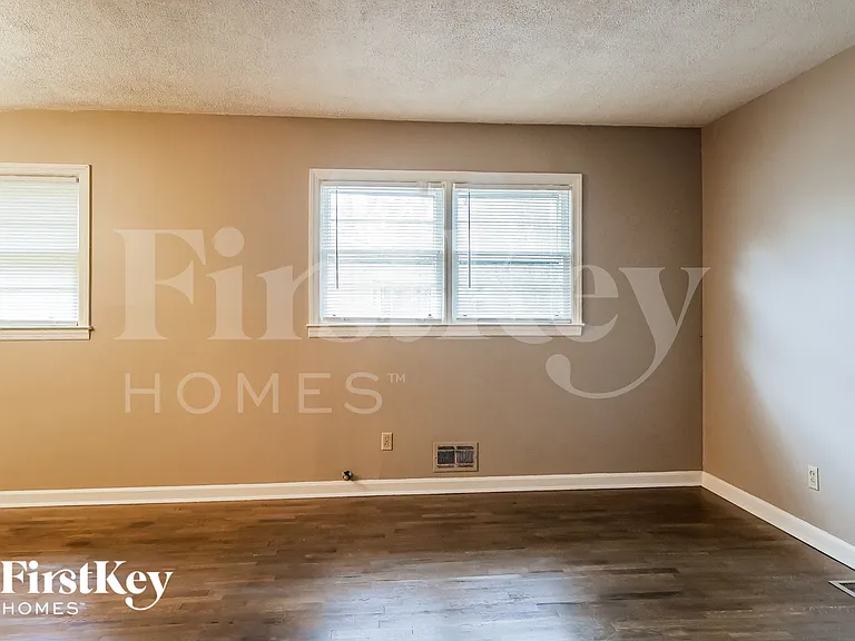 4245 Springdale Cir — Photo 5
