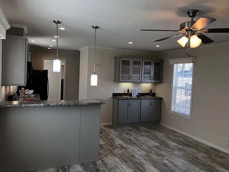 4526 Peachtree Ct — Photo 3