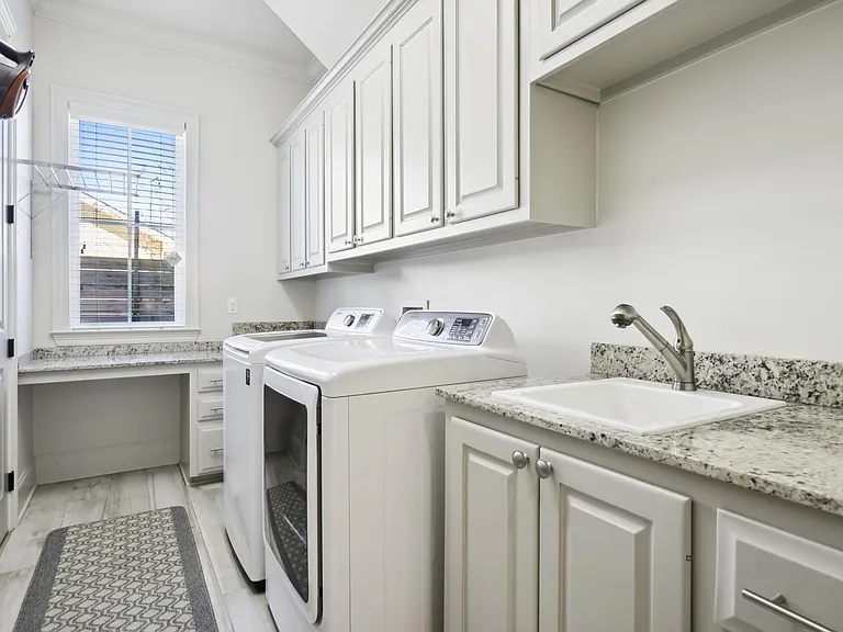 1656 Belmont Ave — Photo 11