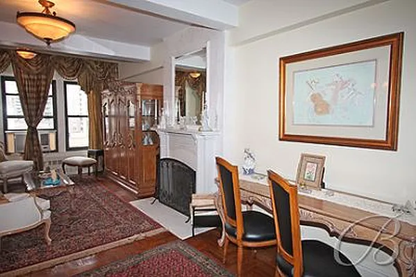 Sold by Bellmarc Realty | media 16