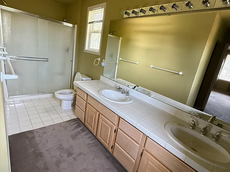 17336 Military Rd S — Photo 17