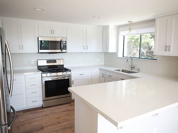 2nd image of 455 B St