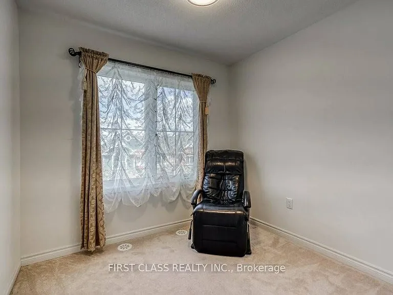 629 Laking Ter — Photo 26