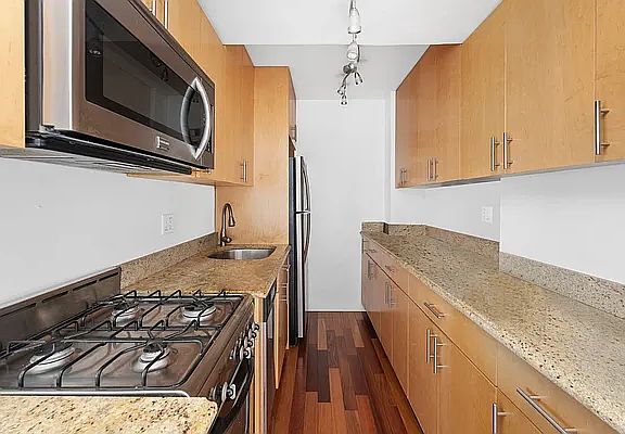 4th image of 363 E 76th St APT 21K