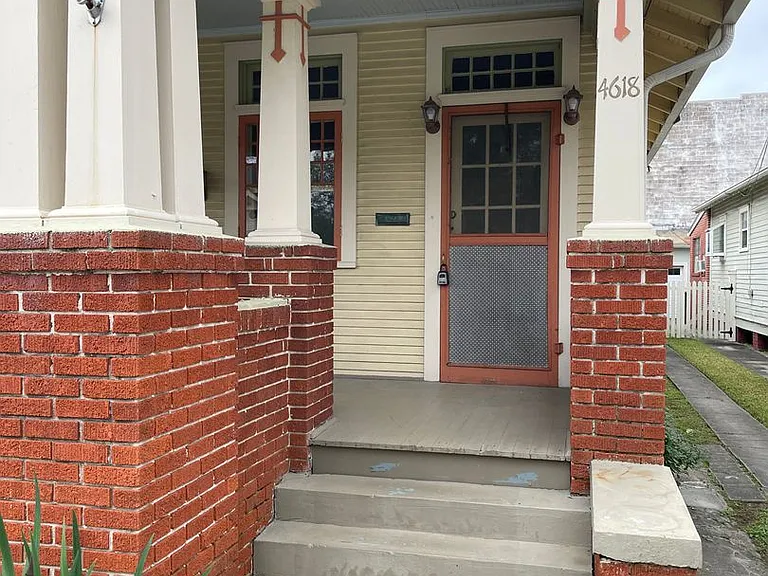 4616 - 4618 Toulouse Street — Photo 3